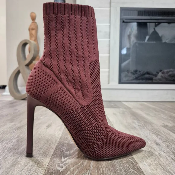 Steve Madden Burgundy Knit Sock Booties Size 7.5 - Picture 2 of 9